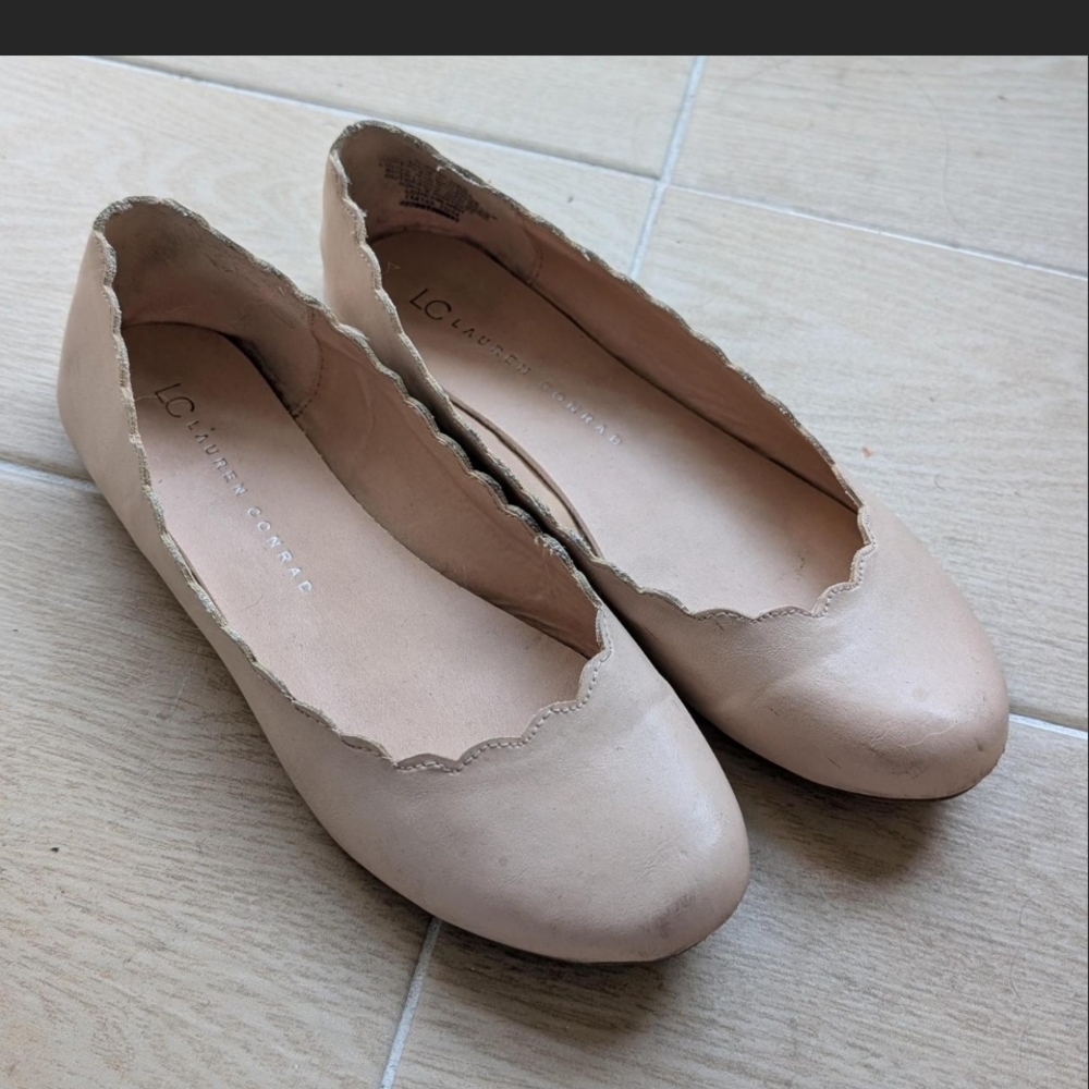 Flats LC Lauren Conrad Women's Beige Scalloped Edge